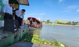 Tin mới vụ du khách rơi xuống sông ở chợ nổi Cái Răng