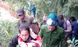 100 người xuyên đêm tìm cháu bé 2 tuổi lạc trong rừng dưới trời lạnh 6 độ ở Lai Châu