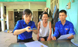 'Áo xanh' Tuyên Quang đến tận nhà hỗ trợ người dân nộp giấy tờ