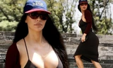 ‘Nóng mặt’ với chiếc váy hai dây khoét bạo lộ gần hết vòng một của Kim Kardashian