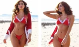 Sao Hollywood diện bikini bé xíu, hóa ‘bà già Noel’ nóng bỏng trên bãi biển