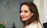Angelina Jolie xô đổ kỷ lục của 'tình địch' cũ trong lần đầu dùng Instagram