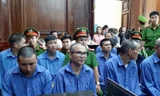 Các bị cáo tại phiên tòa. Ảnh: Tân Châu