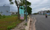 Những ngày cuối năm, các bảng rao bán đất nền mọc lên trên nhiều tuyến đường vùng ven ở TP HCM Ảnh: Tấn Thạnh.