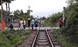 Cố vượt rào chắn, một phụ nữ bị tàu hỏa đâm tử vong