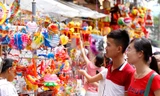 Nhộn nhịp chợ Tết Trung thu Hàng Mã