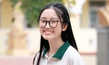 Vẻ đẹp trong veo 'gây sốt' của nữ thủ khoa kỳ thi tốt nghiệp THPT 2023
