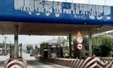 Tháo dỡ trạm thu phí trên quốc lộ 20 sau gần 3 năm dừng hoạt động