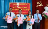 Phó bí thư Tỉnh ủy, Chủ tịch UBND tỉnh Cao Tiến Dũng trao quyết định bổ nhiệm cho các đồng chí Phan Trung Hưng Hà, Trần Thị Vũ Hậu và Võ Văn Lý