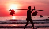 Ngắm bình minh đẹp nao lòng ở bãi biển Cửa Lò