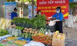 Shipper áo xanh TP Vinh mua bán, vận chuyển lương thực đến từng hộ gia đình 