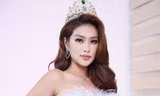 Từng bị ông Nawat chê bai vóc dáng, Thiên Ân có thắng thế khi "đụng hàng" các nàng hậu khác?
