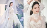 Váy cưới của Chu Thanh Huyền có phải mẫu đắt nhất trong các nàng dâu cầu thủ?