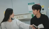 Trước Kim Soo Hyun, hóa ra Kim Ji Won từng có lovestagram với hai mỹ nam khác