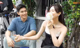 Loạt ảnh hậu trường "đáng ngờ" của Tiểu Vy và Quốc Anh: Chăm sóc nhau cực ngọt