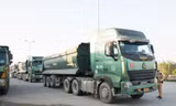 Nhiều xe hổ vồ được cấp 'luồng xanh' dàn hàng thông chốt cửa ngõ