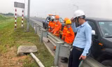 Cận cảnh đoạn cáp bị cắt đứt khiến cao tốc về Hà Nội - Hải Phòng 'tê liệt'