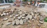 Cận cảnh các tuyến phố lát đá phá vỡ kết cấu vỉa hè Hà Nội
