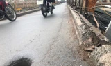 Mặt cầu Long Biên thủng lỗ chỗ được sửa chữa thế nào? 