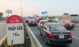 Ùn tắc kéo dài trên cao tốc Pháp Vân - Cầu Giẽ đoạn từ trạm thu phí đến xã Tứ Hiệp (Thanh Trì).
