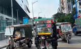 Xe ba bánh tự chế vẫn hoạt động nhộn nhịp trên đường Hà Nội