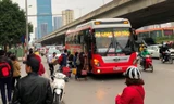 Nhiều xe khách hoạt động như 'xe vua' trên đường