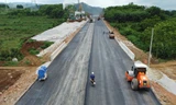 Hối hả thi công cao tốc QL45 - Nghi Sơn để kịp cán đích dịp lễ 2/9 