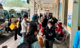 Bến xe ở Hà Nội ngày áp Tết: Lượng khách tăng 200%