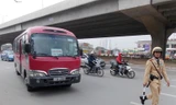 CSGT xử lý xe khách vi phạm trên đường Vành đai 3