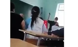 Mới nhất vụ thầy giáo ngồi im khi nữ sinh dùng mũ bảo hiểm đánh bạn trong lớp