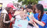 Nhờ suất cơm, hộp sữa, nhiều thí sinh Tây Nguyên không phải chạy 20km về nhà