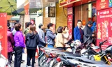 Nhiều người vẫn xếp hàng mua vàng cầu may sau ngày vía Thần tài