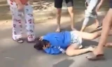 Xác minh clip bé gái bị 'đánh hội đồng' nằm chịu trận giữa đường