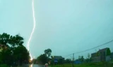 Ba người trong một gia đình thương vong vì sét đánh