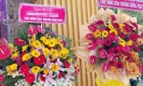Mạo danh lãnh đạo Đảng, Nhà nước gửi hoa chúc mừng quán... của mình khai trương