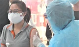 Bình Dương tiêm vét vắc xin cho người lao động, sẽ có chế tài sau chiến dịch