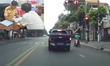 Vụ ô tô biển xanh vượt đèn đỏ ở Bình Dương: Tài xế nói đau bụng quá chịu hết nổi