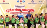 Thanh niên Bình Dương mang Xuân về vùng sâu 