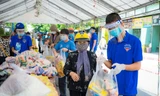 Tuổi trẻ đất Thủ hỗ trợ người dân với phiên chợ 0 đồng