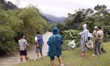 Người đàn ông bị lũ cuốn mất tích khi đi qua suối