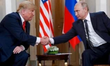 Cả thế giới ‘nín thở’ sau cú bắt tay của ông Trump và ông Putin 