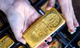 Vàng thế giới rớt giá