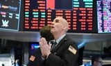 Nhà đầu tư ‘tháo chạy’ khỏi phố Wall 