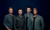 Đêm nhạc Westlife ở TP.HCM bị chỉ trích không tôn trọng khán giả