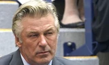Alec Baldwin bị buộc tội ngộ sát vì gây chết người trên phim trường