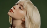 Billie Eilish vẩy sơn lên bìa album rồi dán nhãn "bản giới hạn": Sáng tạo hay lười biếng?