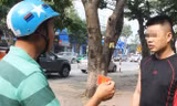 CSGT Công an TP Vinh hoá trang tuần tra, kiểm soát xử lý vi phạm. Ảnh: Cảnh Huệ.
