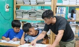 Chuyện 'thầy giáo' đặc biệt: Ngày làm công nhân, tối đứng lớp