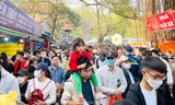 'Biển người' về Bắc Ninh trẩy hội chùa Phật Tích đầu xuân