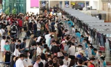 'Biển người' làm thủ tục tại sân bay Nội Bài trong ngày đầu nghỉ lễ 2/9